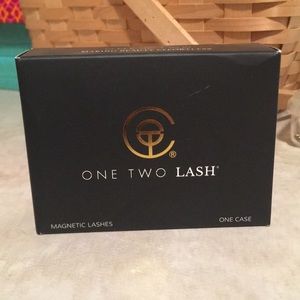 One Two Lash magnetic lashes